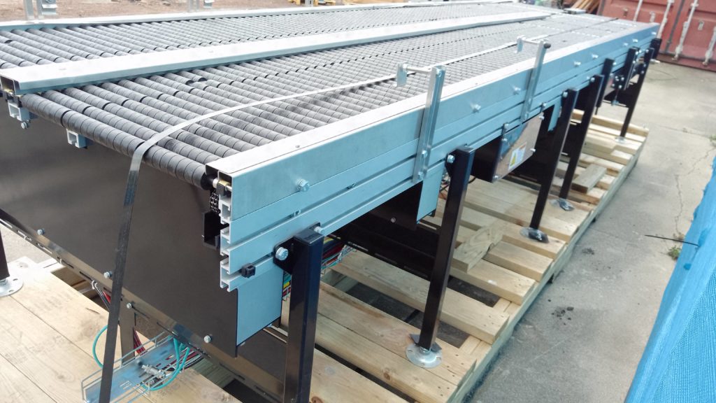 Shuttleworth Slip Torque Conveyor With Pop Up 90 Degree Chain Transfer ...